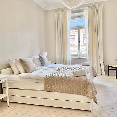Laegenhet Med Fantastiskt Laege Apartment Стокхолм Екстериор снимка