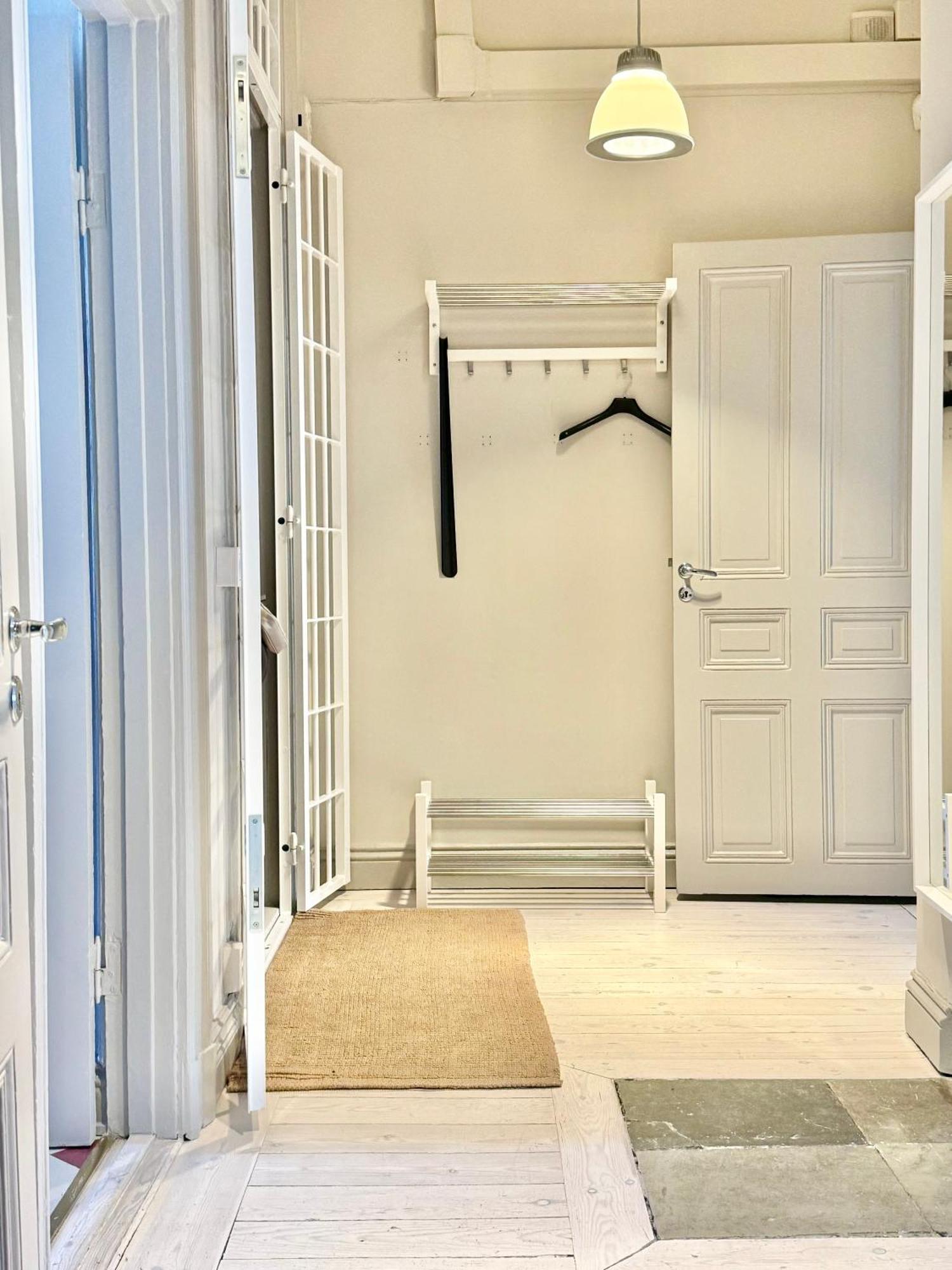 Laegenhet Med Fantastiskt Laege Apartment Стокхолм Екстериор снимка